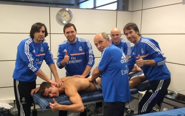 Ronaldo sdraiato sul lettino
