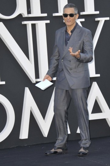 Fiorello all'inaugurazione di un negozio Armani a Roma