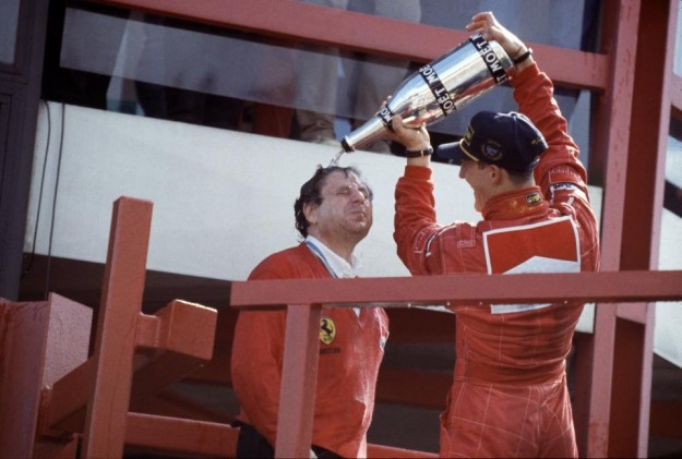 Il pilota tedesco festeggia con Jean Todt