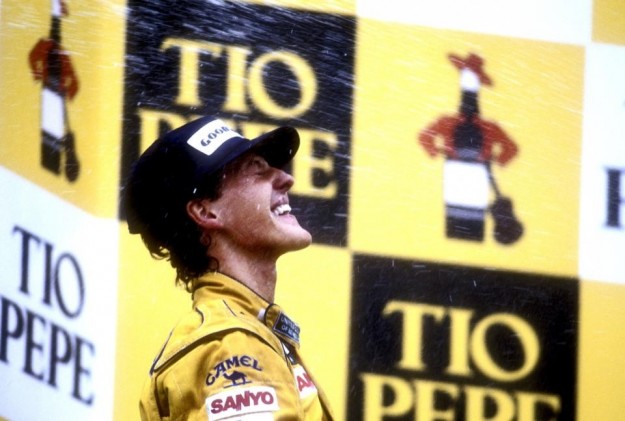 Un giovanissimo Schumi in trionfo