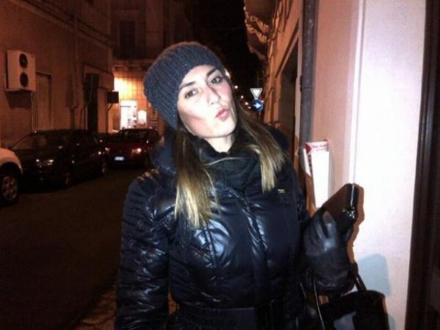 Flavia manda gli auguri di buon Natale 2013 ai suoi followers